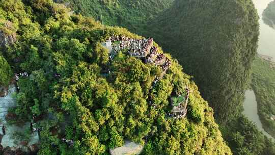 桂林阳朔相公山日出观景台人群