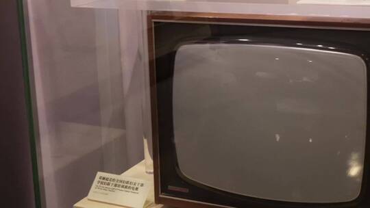 【镜头合集】老式彩色电视机黑白电视机视频素材模板下载