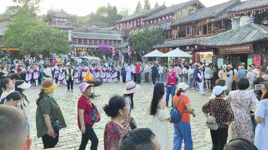 丽江古城篝火晚会