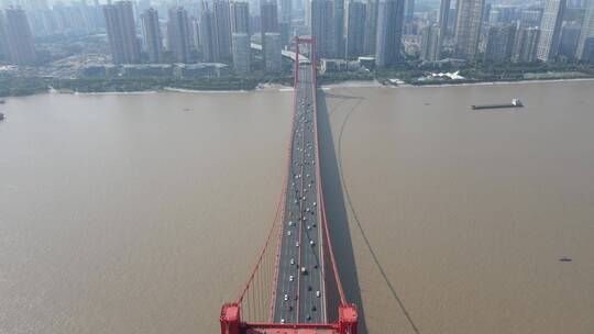 航拍武汉长江鹦鹉洲大桥