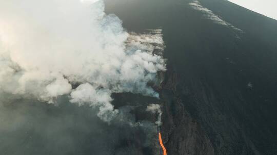 航拍冰岛活火山 岩浆涌动