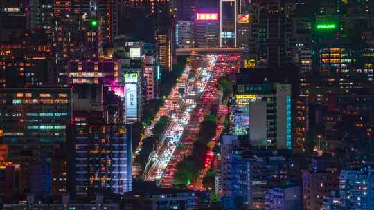 延时拍摄夜晚城市交通车流