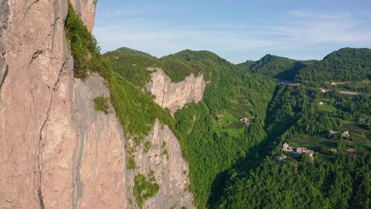 航拍山峰风光