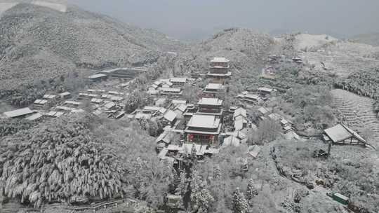 航拍杭州径山寺中式古建筑寺庙山顶森林雪景