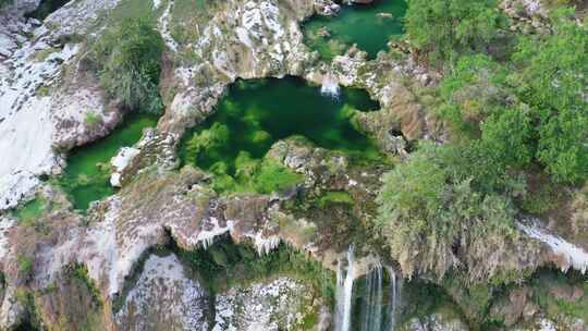 墨西哥圣路易斯波托西绿松石水的塔穆尔瀑布