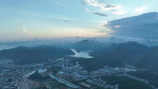 珠海唐家湾镇水库航拍蜈蚣山水库山峰风景