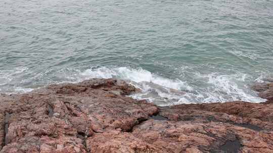 深圳海岸线-大梅沙礁石风起浪涌