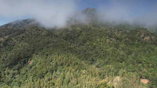 信宜钱排锅厂坪航拍，高山湖泊