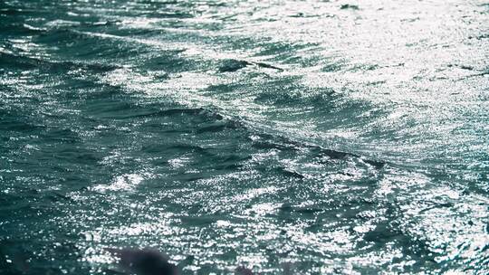 湖面光斑波光粼粼水面湖水光波浪