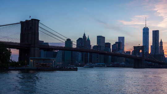 布鲁克林大桥汽车交通灯延时-纽约-美国