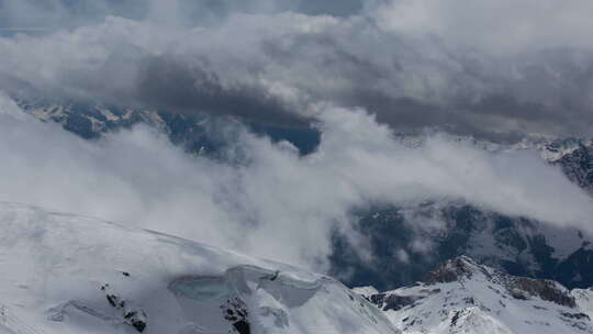 阿尔卑斯山雪峰滑雪延时视频素材模板下载