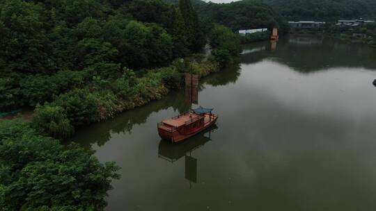 航拍浙江杭州湘湖木帆船