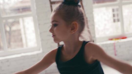 芭蕾舞小女孩视频素材模板下载
