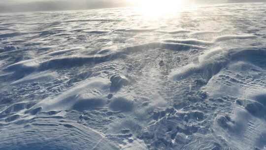 冬天草原雪地风吹雪白毛风寒风冷风