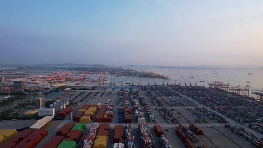 4K航拍海上运输集装箱货运码头中转视频