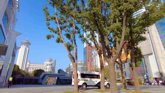 上海市黄浦区人民大道人民广场扫街街景城市