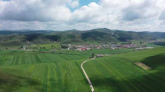 航拍草原风景