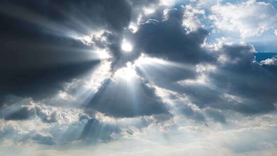 耶稣光 丁达尔光 风起云涌 天空 乌云视频素材模板下载