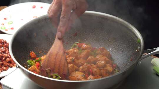 中国名菜传统川菜宫保鸡丁