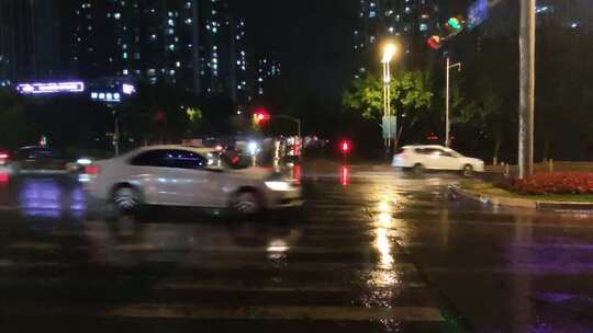 城市暴雨夜景交通实拍