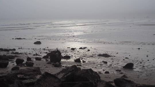 阴天大海阴雨天雾天海边沙滩阳光海滩海浪水