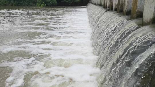 实拍溪流瀑布流水