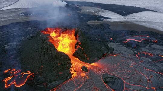 火山喷发航拍