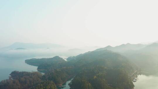 安徽黄山市太平湖景区晨曦云雾航拍