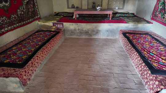 传统室内装饰与多彩地毯