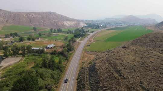 卡里布高速公路上的鸟瞰图，靠近英国上校沙