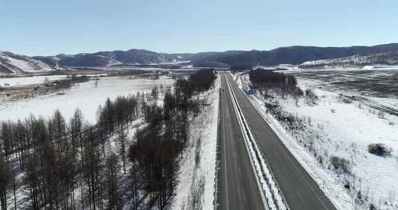 航拍内蒙古大兴安岭冬季冰雪道路