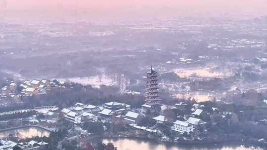 航拍瘦西湖风景区大明寺栖灵塔观音山雪景