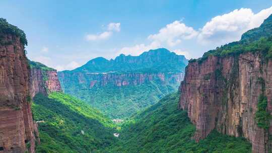 河南林州太行山万仙山景区郭亮村峡谷