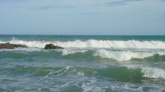 海浪海岸礁石石头