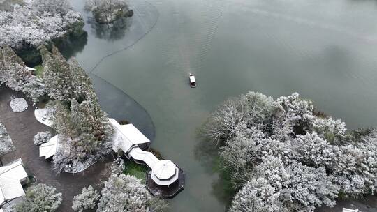 航拍西湖大雪