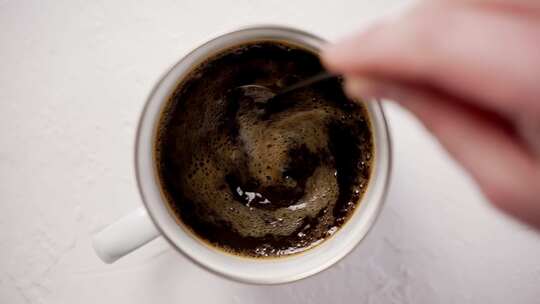 搅拌咖啡慢动作