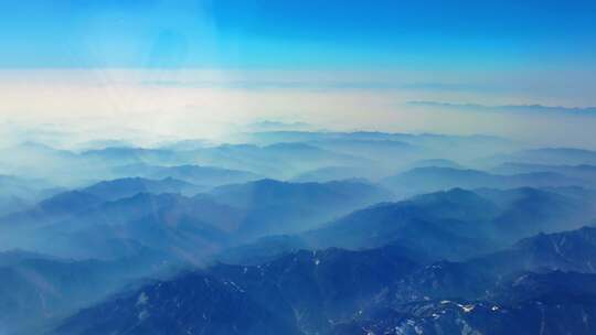 飞机上拍云海万里江山图风力发电群山