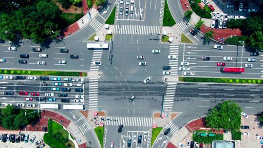 航拍城市交通-汽车行驶在道路上-交通车流