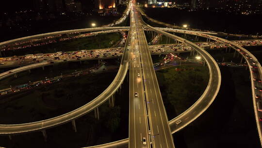 城市交通夜景车水马龙-立交桥高架路车流