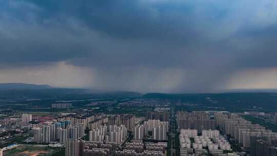 延时航拍：城市暴雨来袭雨幕极端天气