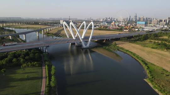 西咸新区沣东新城镐京大桥发展地铁5号线