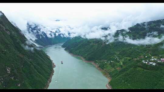 航拍重庆巫山巫峡峡口风光