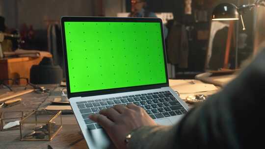 时尚工作室，笔记本电脑，绿屏，电脑