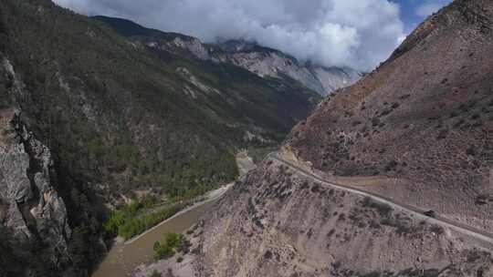 西藏昌都丙察左公路峡谷道路航拍自然风光