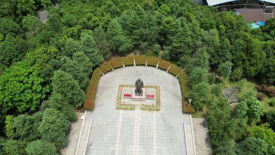 旅游景区湖南常德林伯渠纪念馆铜像广场