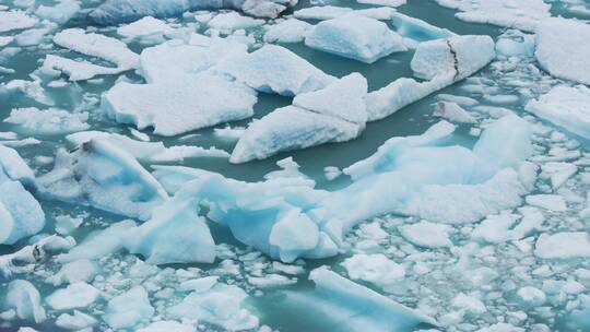北极水域上浮冰