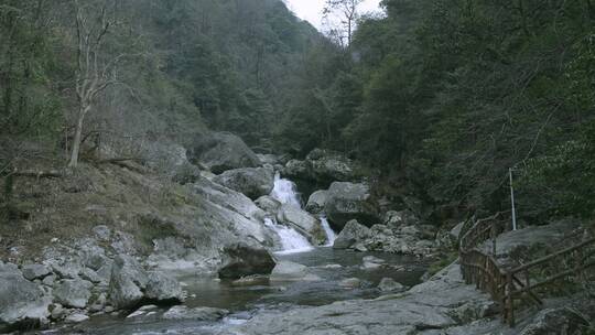 山间河流溪水