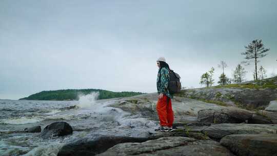 女人，背包，徒步旅行，荒野