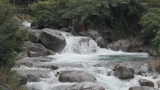 瀑布水流山泉水大自然自然风景自然风光