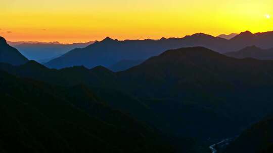 群山 秦岭落日